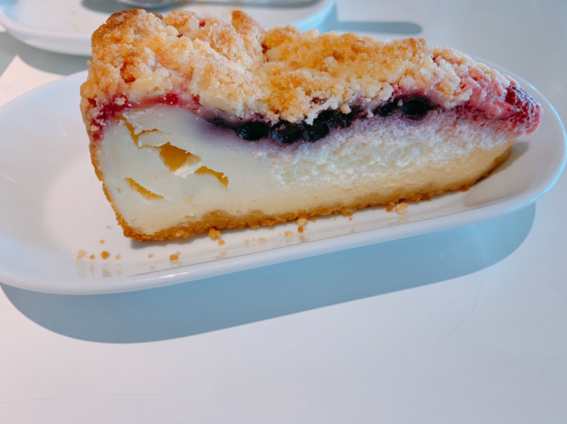 IKEAのベリーチーズケーキ食レポ